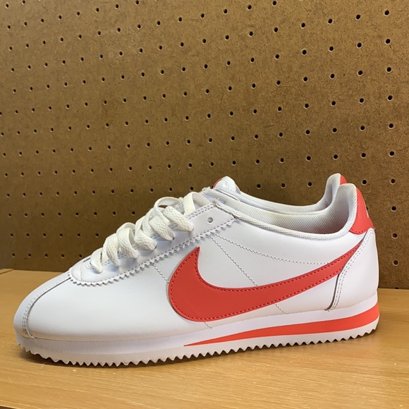 Nike Cortez Classic Leather Women’s Sz 9.5 Shoes - Picture 2 of 12